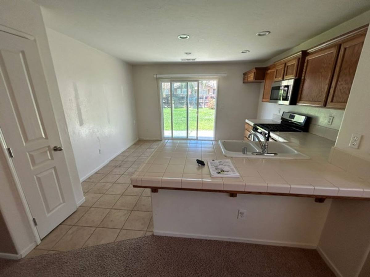 House for rent at 6336 W Clinton, Visalia, CA 93291