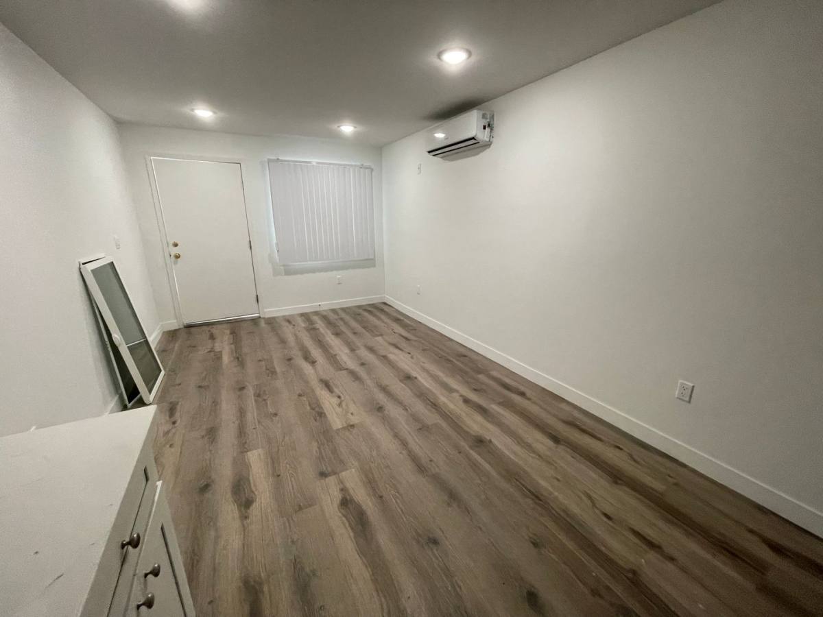 Apartment for rent at 966 N Mariposa Ave, Los Angeles, CA 90029