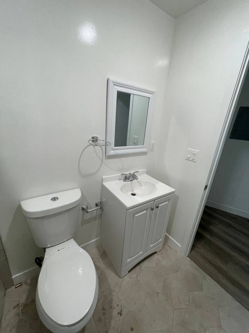 Apartment for rent at 966 N Mariposa Ave, Los Angeles, CA 90029