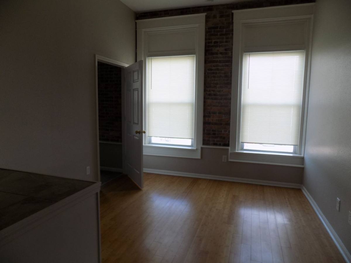 Apartment for rent at 121 W Broadway, Fairfield, IA 52556