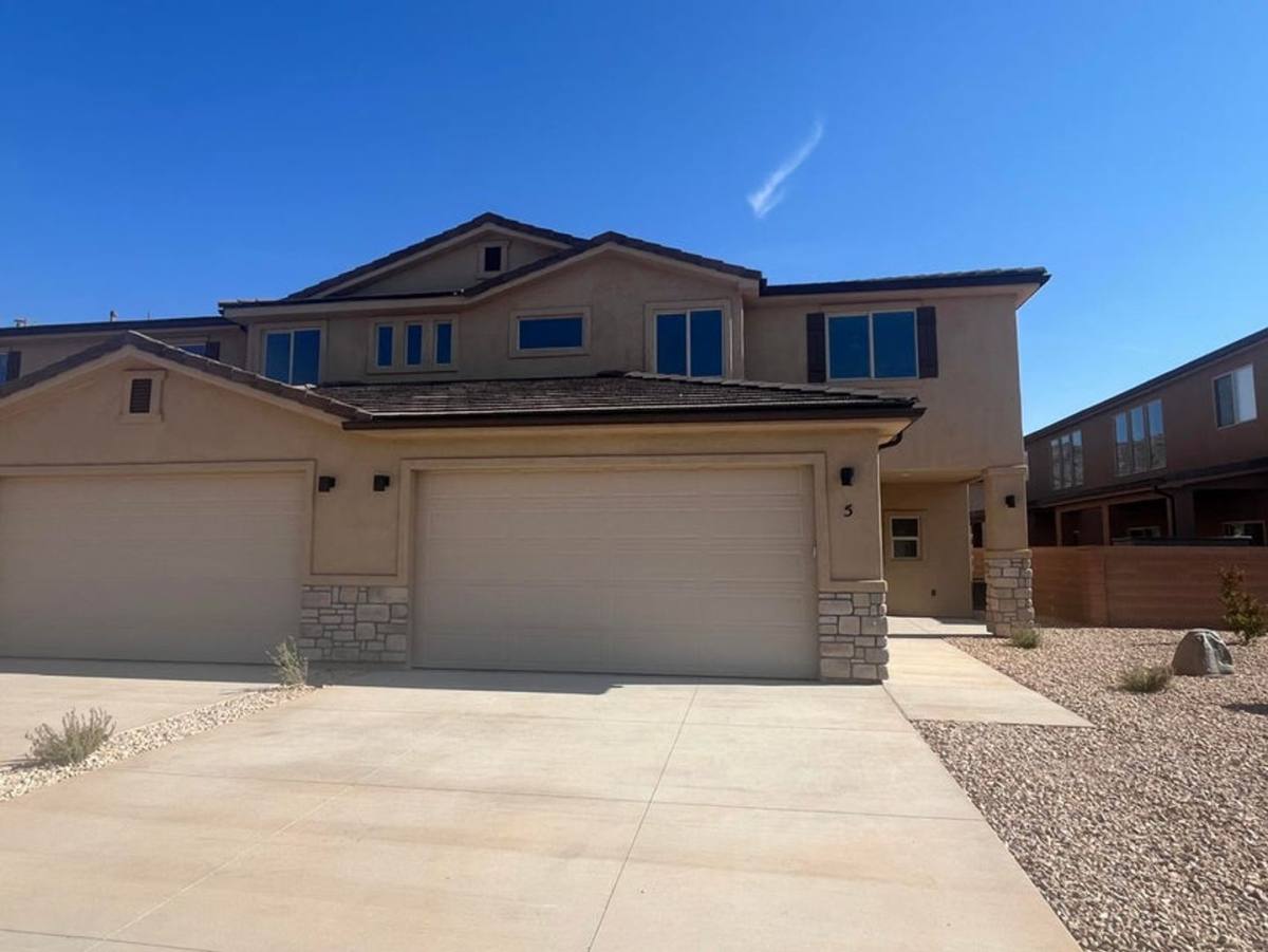 Townhouse for rent at 174 N 100 W, Hurricane, UT 84737