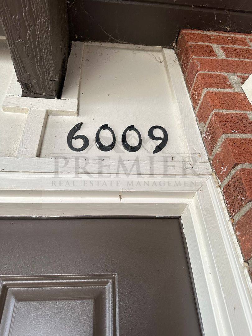 Apartment for rent at 6009 Barton Dr, Shawnee, KS 66203