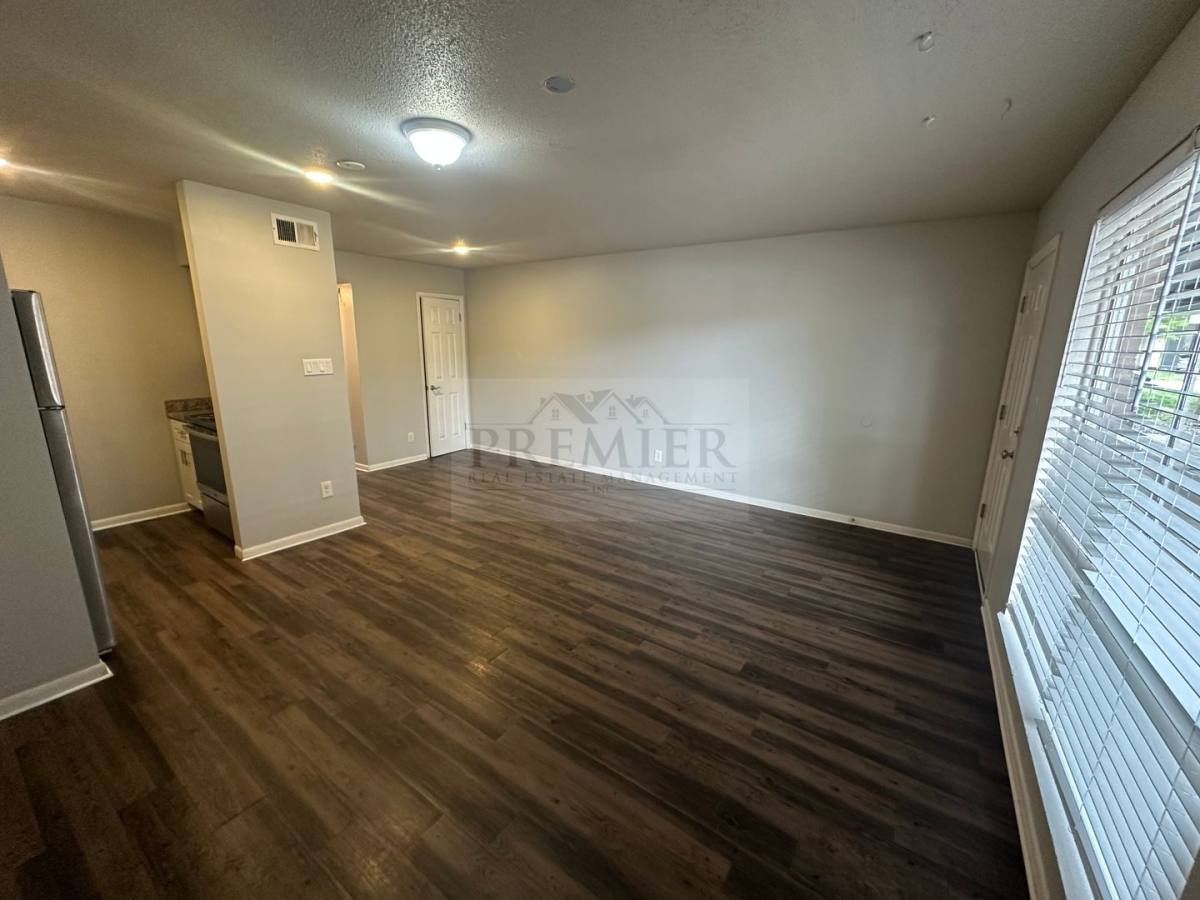 Apartment for rent at 6009 Barton Dr, Shawnee, KS 66203