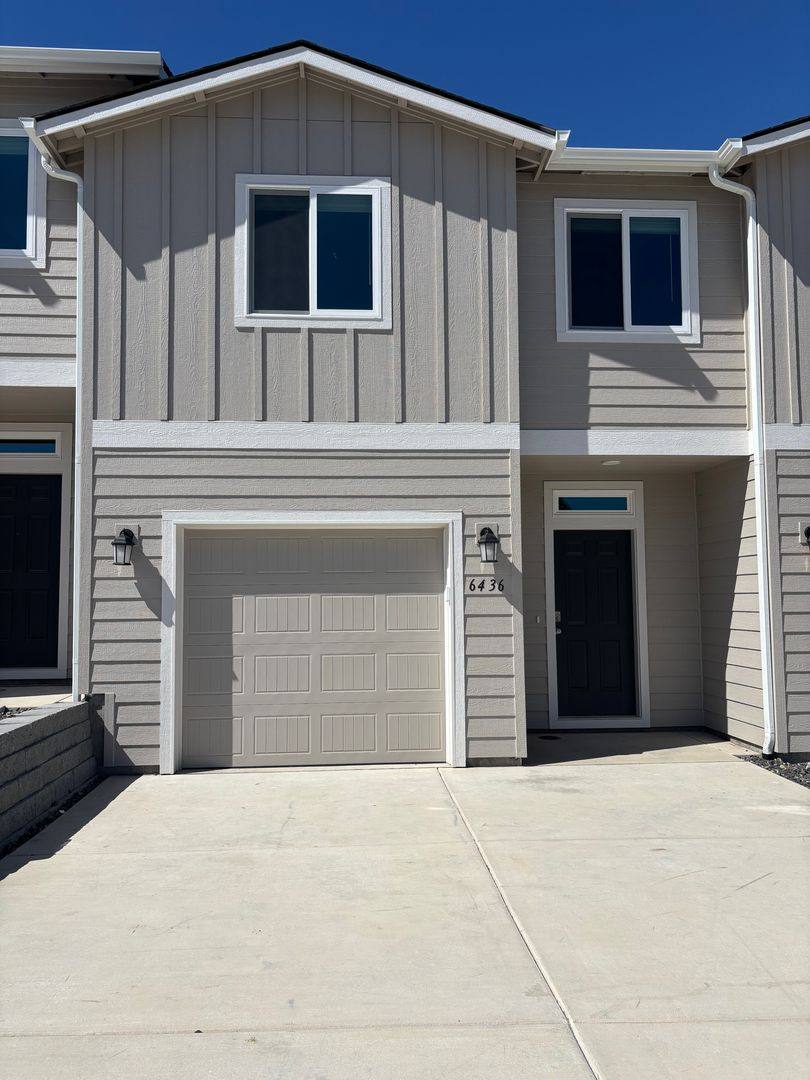 Townhouse for rent at 6436 W 36th Place, Kennewick, WA 99338