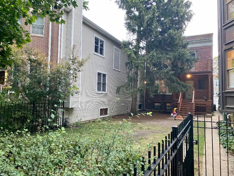 Apartment for rent at 2221 W School St, Chicago, IL 60618