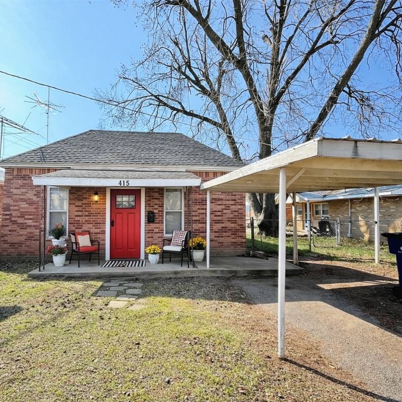 House for rent at 415 S 5th St, Chickasha, OK 73018