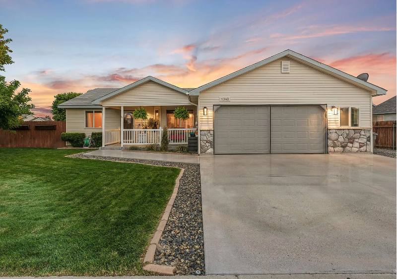 House for rent at 1043 NW Kloe St, Mountain Home, ID 83647