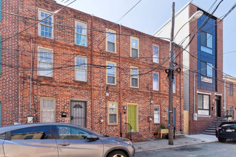 Townhouse for rent at 304 Sears St, Philadelphia, PA 19147
