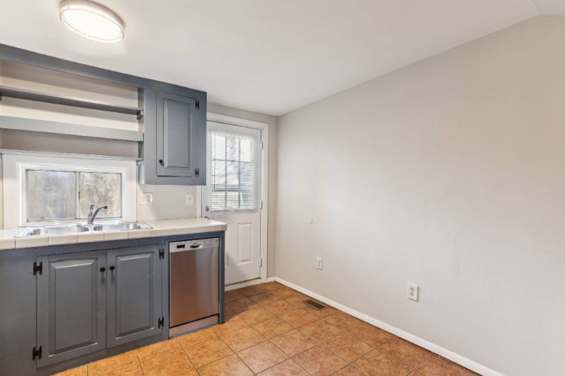 Townhouse for rent at 304 Sears St, Philadelphia, PA 19147