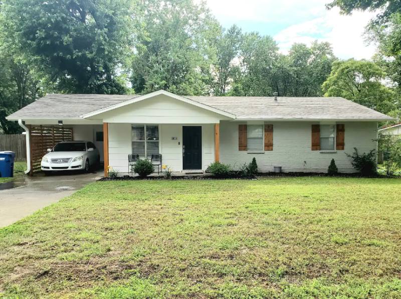House for rent at 1108 Royal Dr, Bentonville, AR 72712