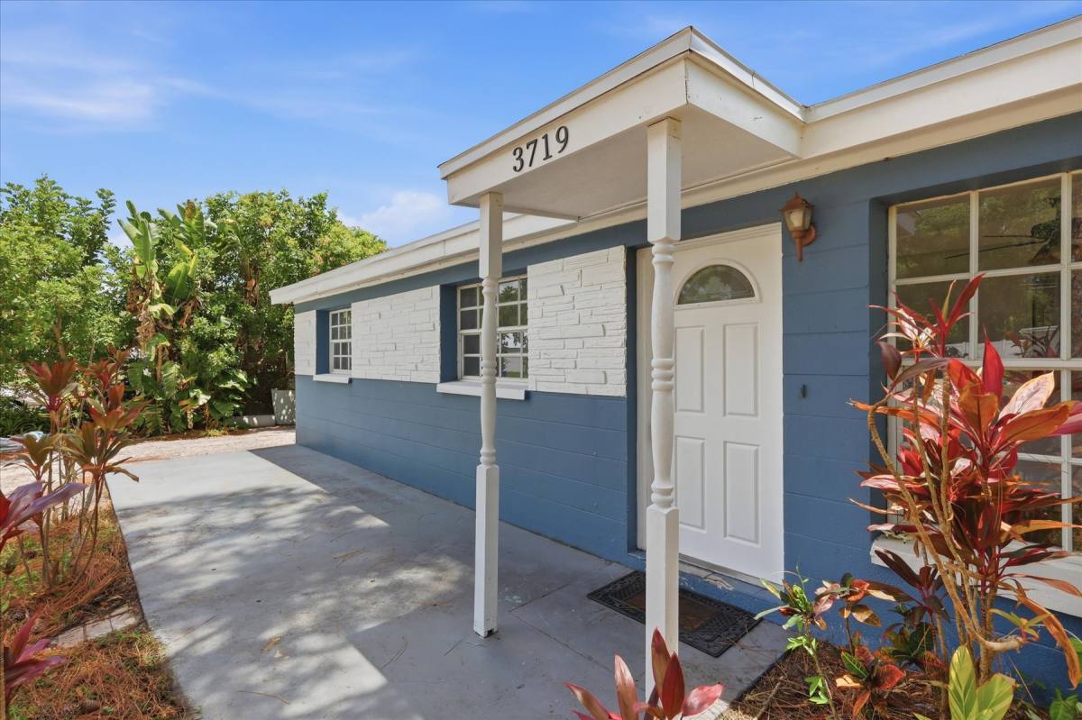 House for rent at 3719 Papai Dr, Sarasota, FL 34232