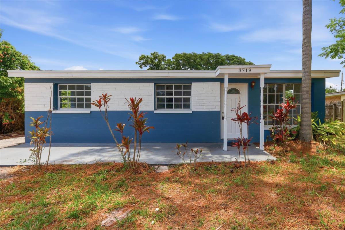 House for rent at 3719 Papai Dr, Sarasota, FL 34232