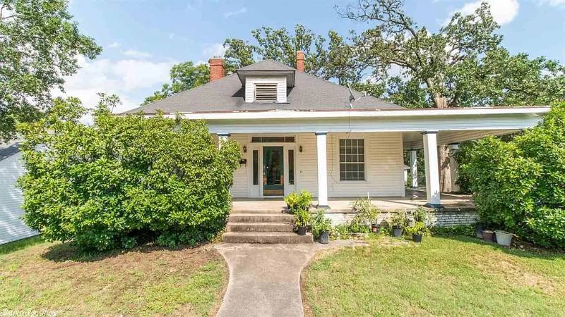Apartment for rent at 623 Uams Blvd #B, Little Rock, AR 72205
