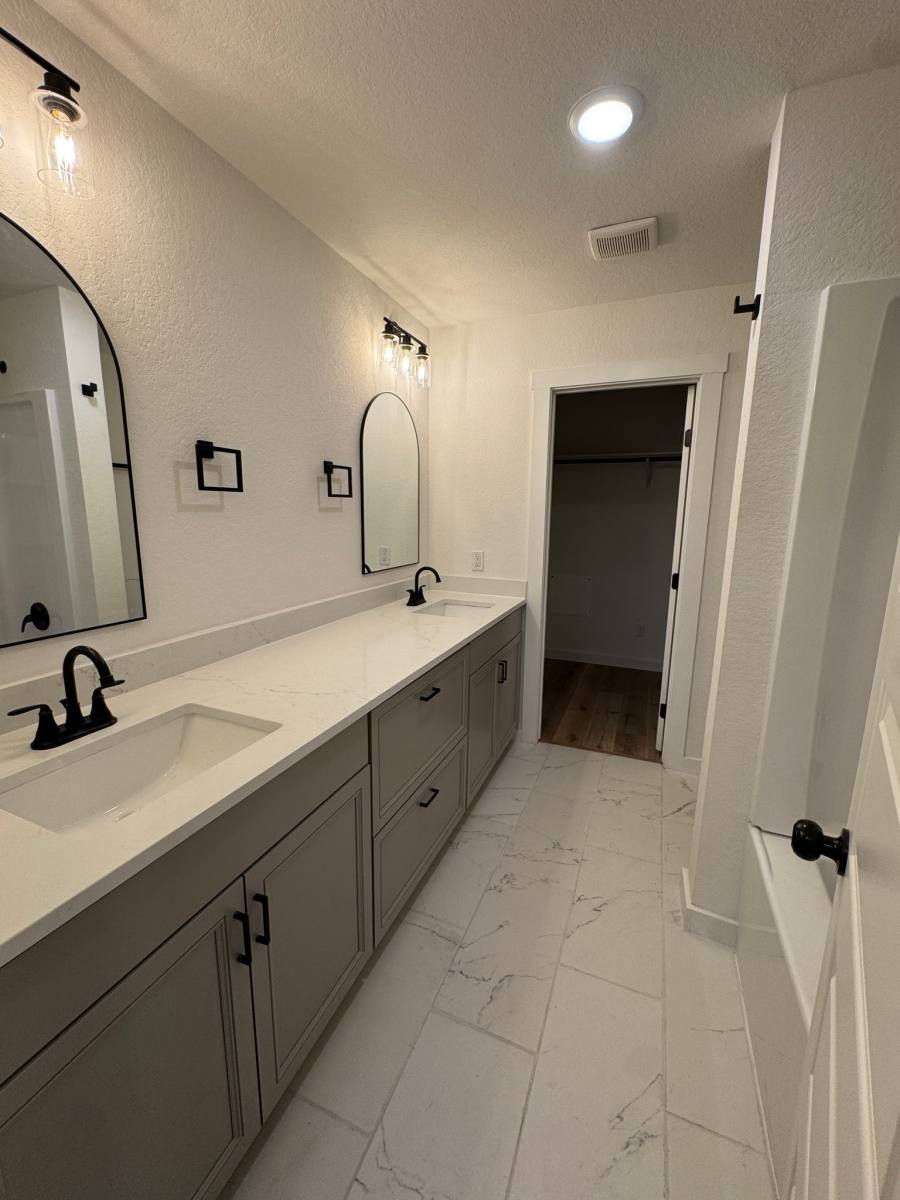 Apartment for rent at 2105 Vista Rosa #B, Three Rivers, TX 78071