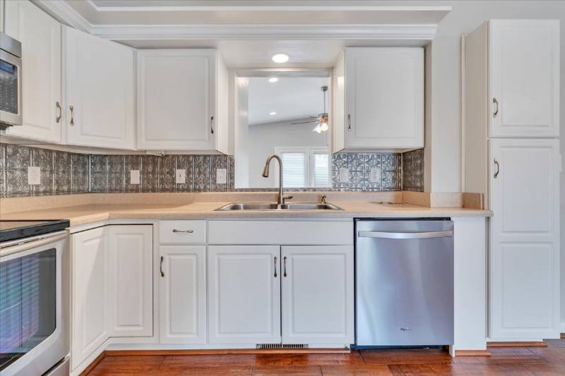 House for rent at 1905 Summerfield Dr, Roanoke, VA 24012
