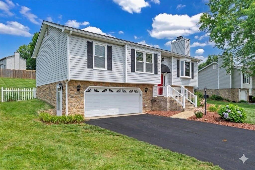 House for rent at 1905 Summerfield Dr, Roanoke, VA 24012
