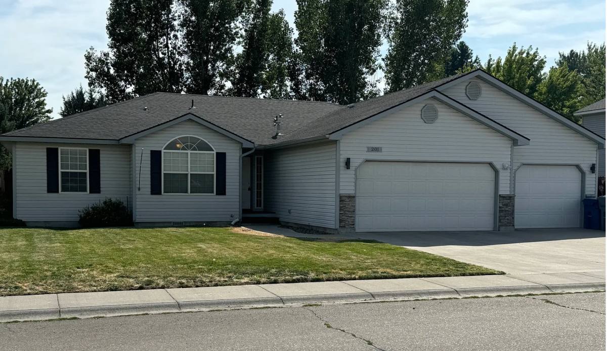 House for rent at 201 NE Victor Gust, Mountain Home, ID 83647