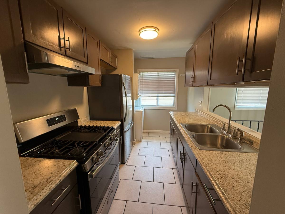 Condo for rent at 6885 Fillmore Dr, Merrillville, IN 46410