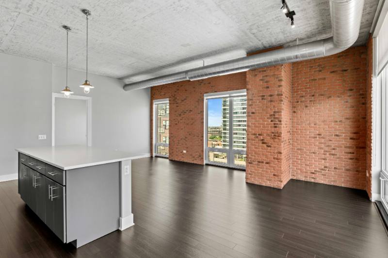Apartment for rent at 877 S Clark St, Chicago, IL 60605