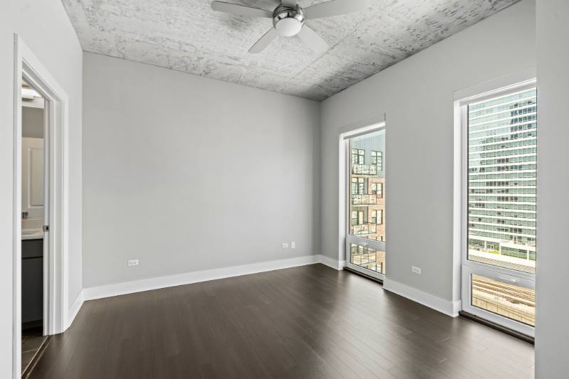 Apartment for rent at 877 S Clark St, Chicago, IL 60605