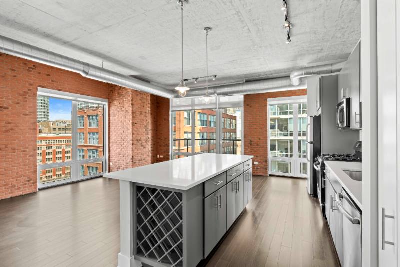 Apartment for rent at 877 S Clark St, Chicago, IL 60605