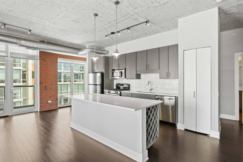 Apartment for rent at 877 S Clark St, Chicago, IL 60605