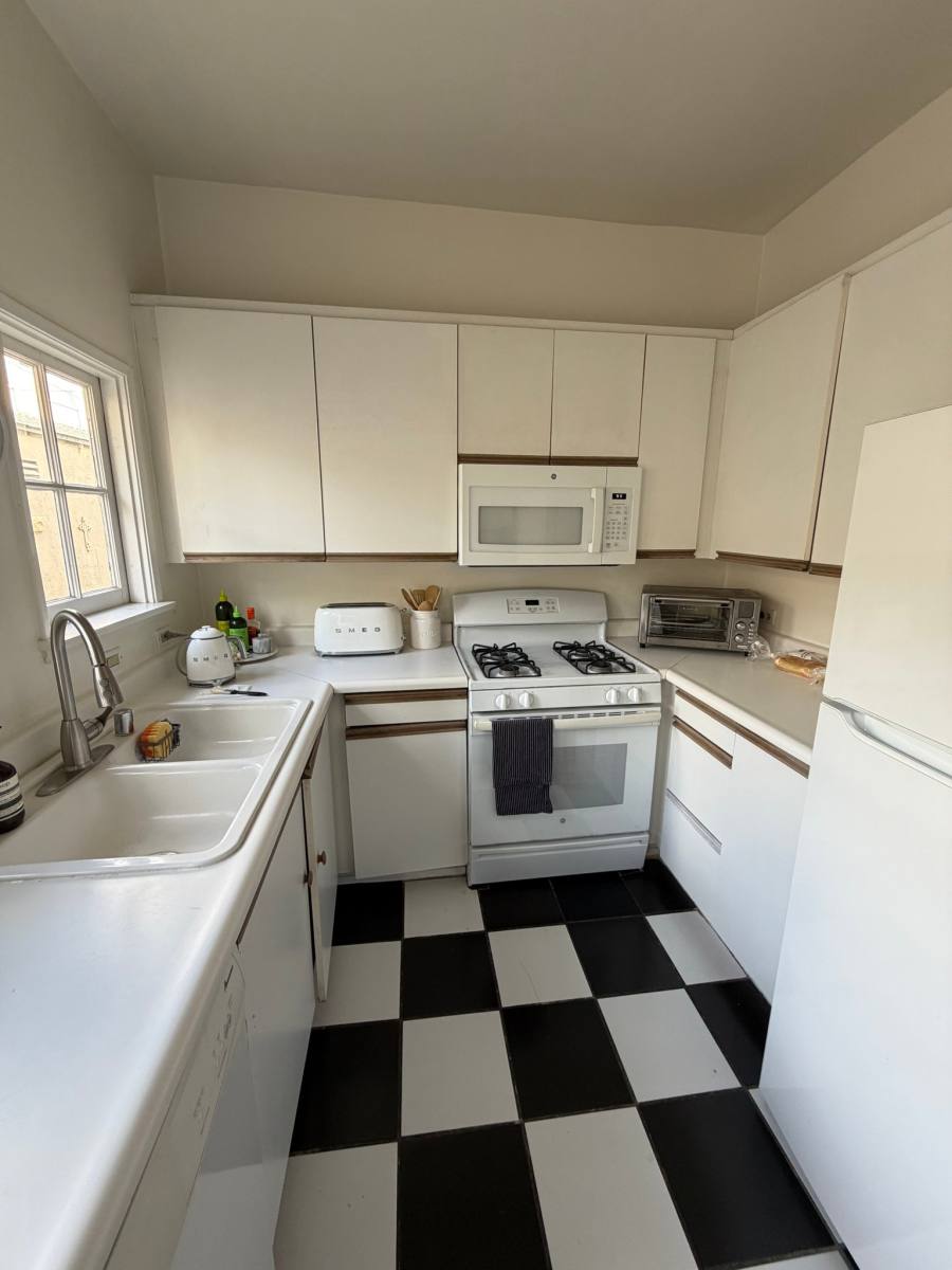 Apartment for rent at 9969 Robbins Dr #NA, Beverly Hills, CA 90212