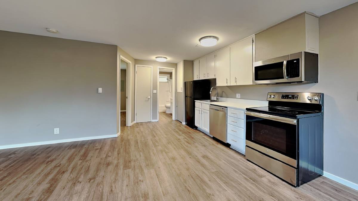 Apartment for rent at 102 Summit Ave N, Kent, WA 98030
