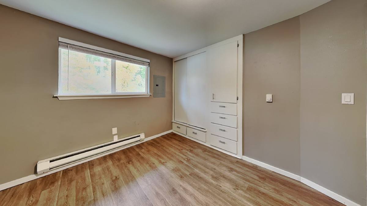 Apartment for rent at 102 Summit Ave N, Kent, WA 98030