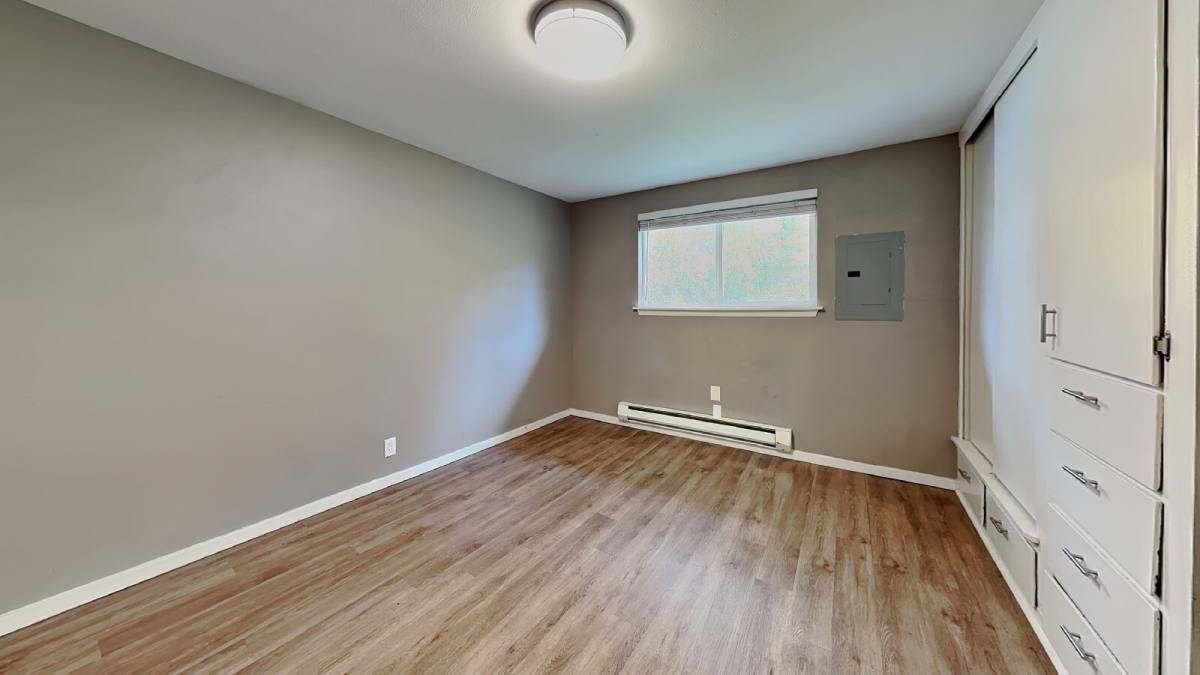 Apartment for rent at 102 Summit Ave N, Kent, WA 98030