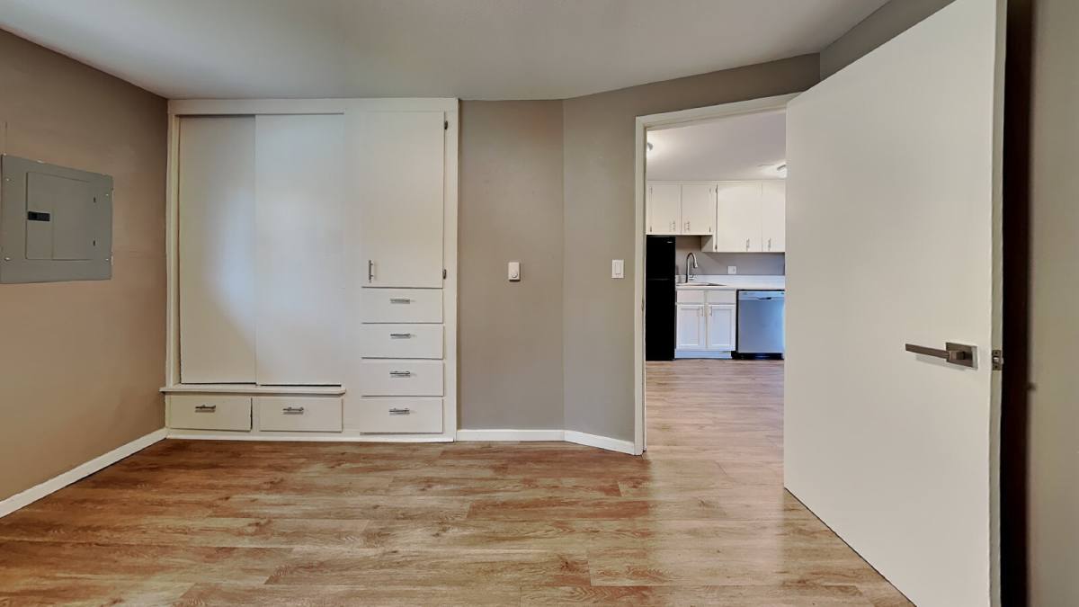 Apartment for rent at 102 Summit Ave N, Kent, WA 98030