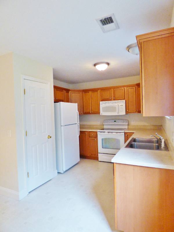 Townhouse for rent at 103 12th St #B, Grottoes, VA 24441