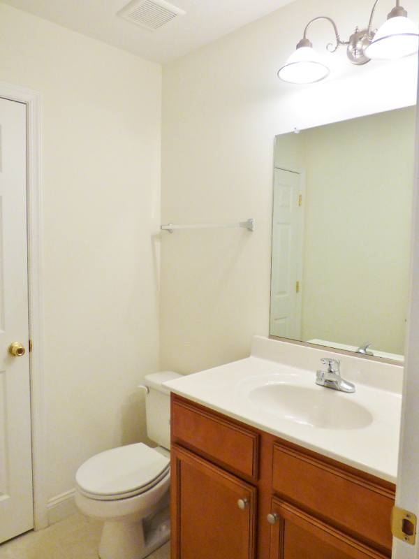Townhouse for rent at 103 12th St #B, Grottoes, VA 24441