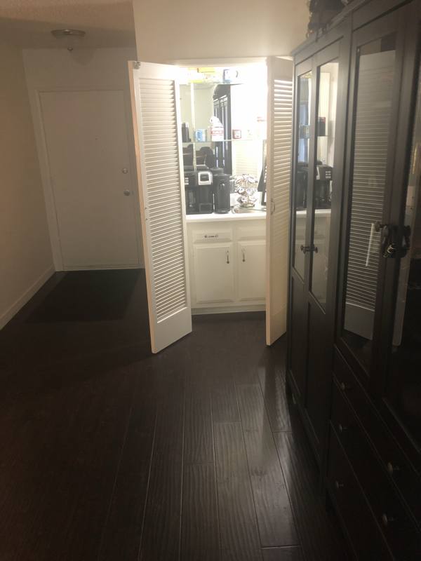 Apartment for rent at 20880 Ventura Blvd #11, Woodland Hills, CA 91364