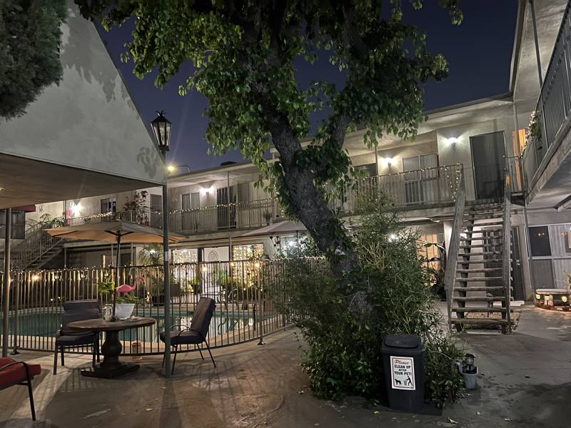 Apartment for rent at 20880 Ventura Blvd #11, Woodland Hills, CA 91364