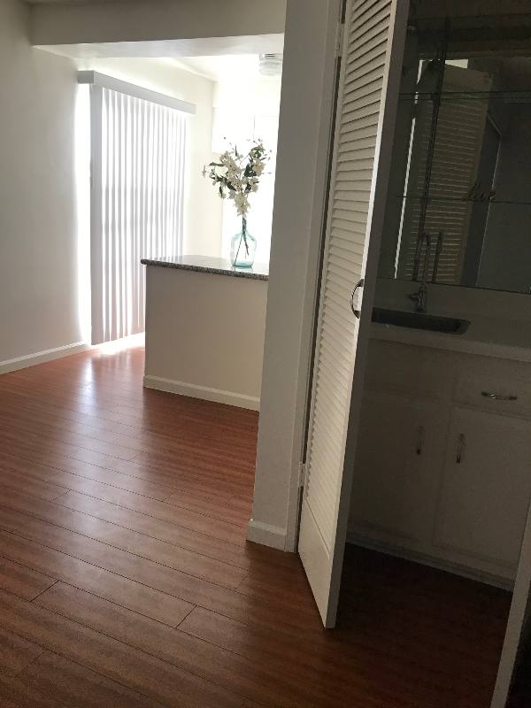 Apartment for rent at 20880 Ventura Blvd #11, Woodland Hills, CA 91364