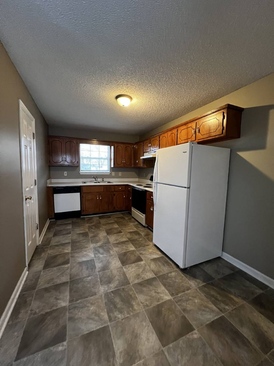 House for rent at 1005 Poppyseed Dr, Oak Grove, KY 42262