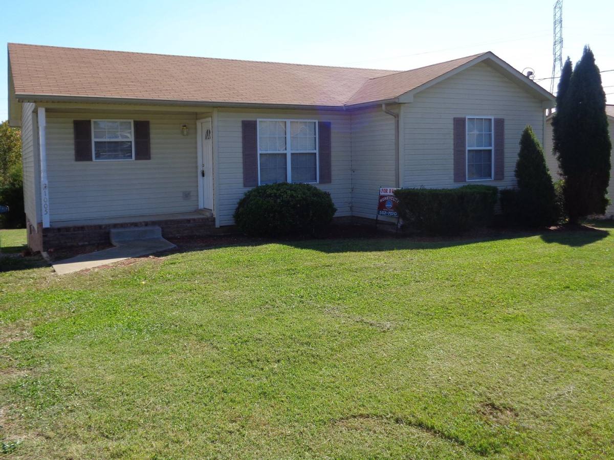 House for rent at 1005 Poppyseed Dr, Oak Grove, KY 42262