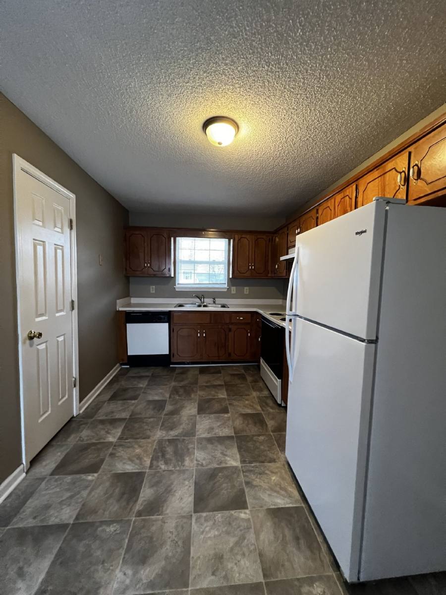 House for rent at 1005 Poppyseed Dr, Oak Grove, KY 42262