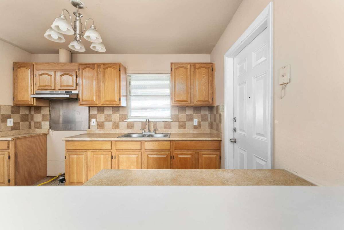House for rent at 218 E Villaret Blvd, San Antonio, TX 78221