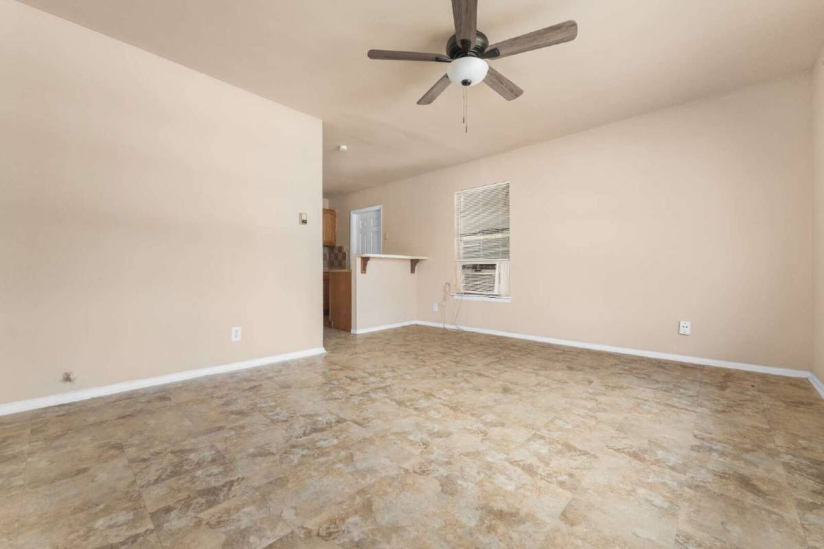 House for rent at 218 E Villaret Blvd, San Antonio, TX 78221