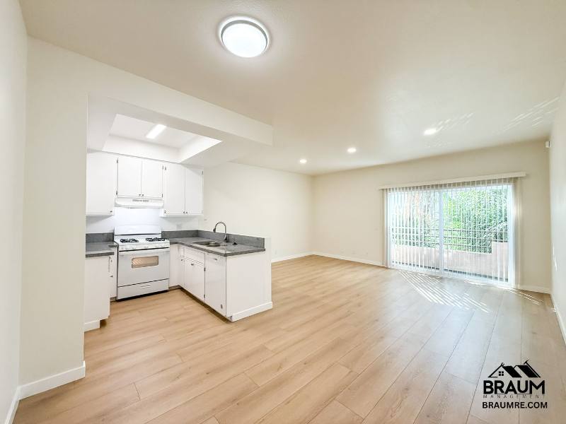 Apartment for rent at 11459 Collins St #202, North Hollywood, CA 91601