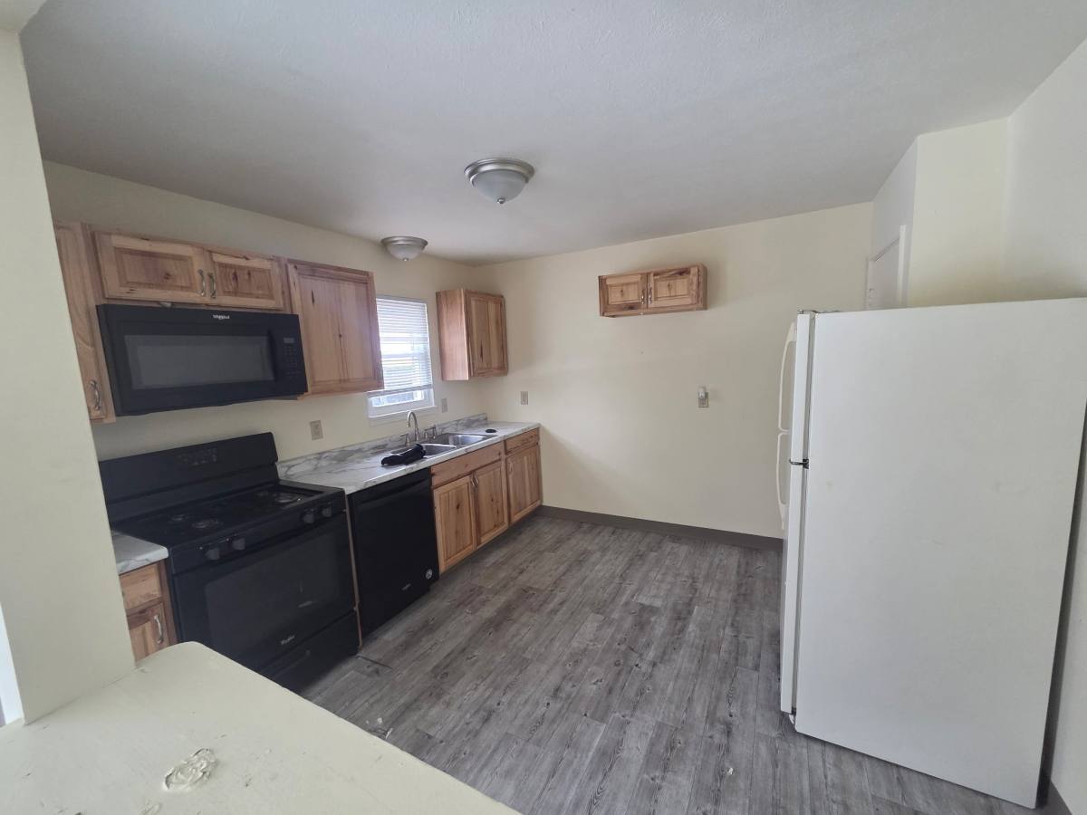 House for rent at 343 Mathews Rd, Youngstown, OH 44512