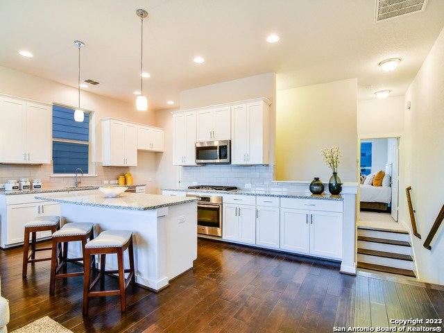 House for rent at 3831 Harry Wurzbach Rd #BLDG 6, San Antonio, TX 78209