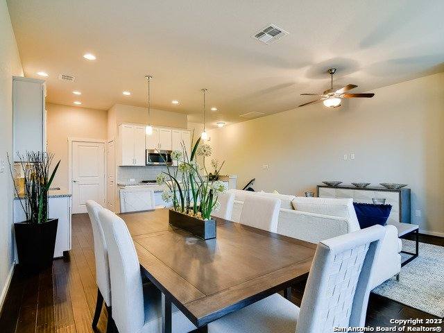House for rent at 3831 Harry Wurzbach Rd #BLDG 6, San Antonio, TX 78209