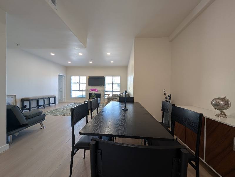 Condo for rent at 11035 Moorpark St, North Hollywood, CA 91602