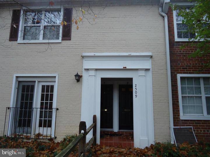 Condo for rent at 2509-D S Walter Reed Dr, Arlington, VA 22206