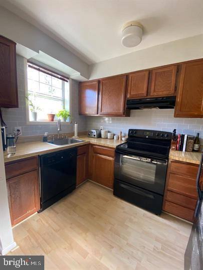Condo for rent at 2509-D S Walter Reed Dr, Arlington, VA 22206