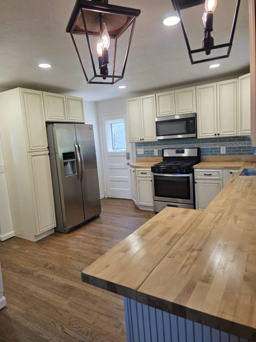 House for rent at 300 Maxwell Dr, Pittsburgh, PA 15236