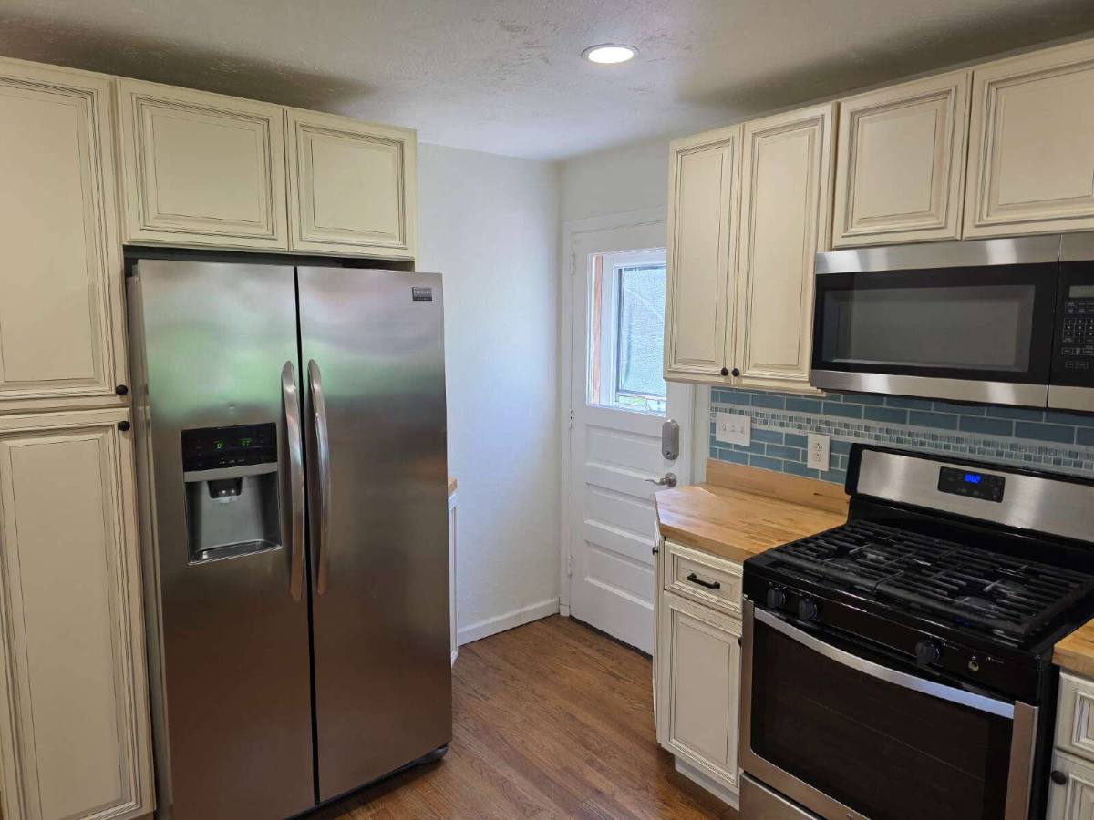 House for rent at 300 Maxwell Dr, Pittsburgh, PA 15236
